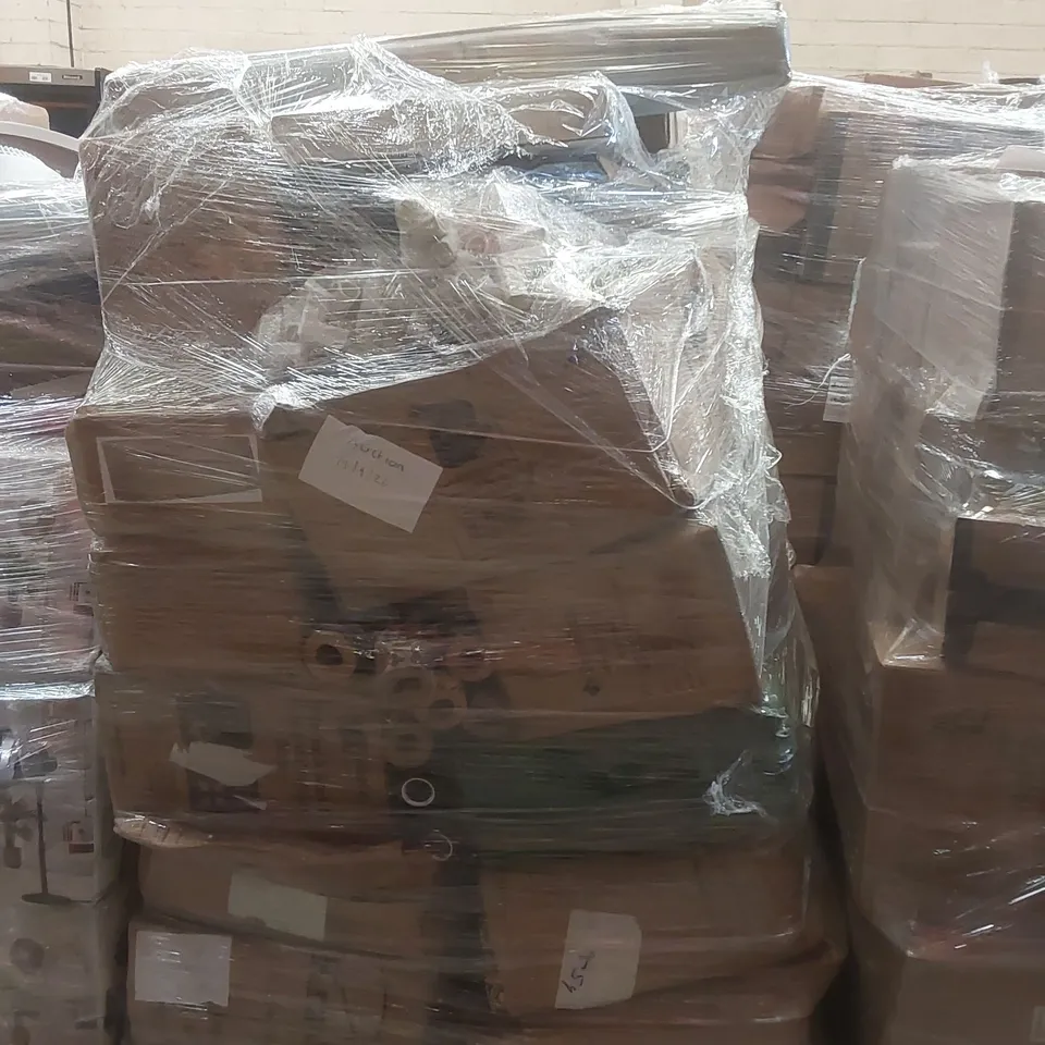 PALLET OF ASSORTED E-COMMERCE GOODS AND PRODUCTS TO INCLUDE: LAUNDRY BASKET, KIDS PLAYMAT, PARASOL BASE, SUITCASE ECT