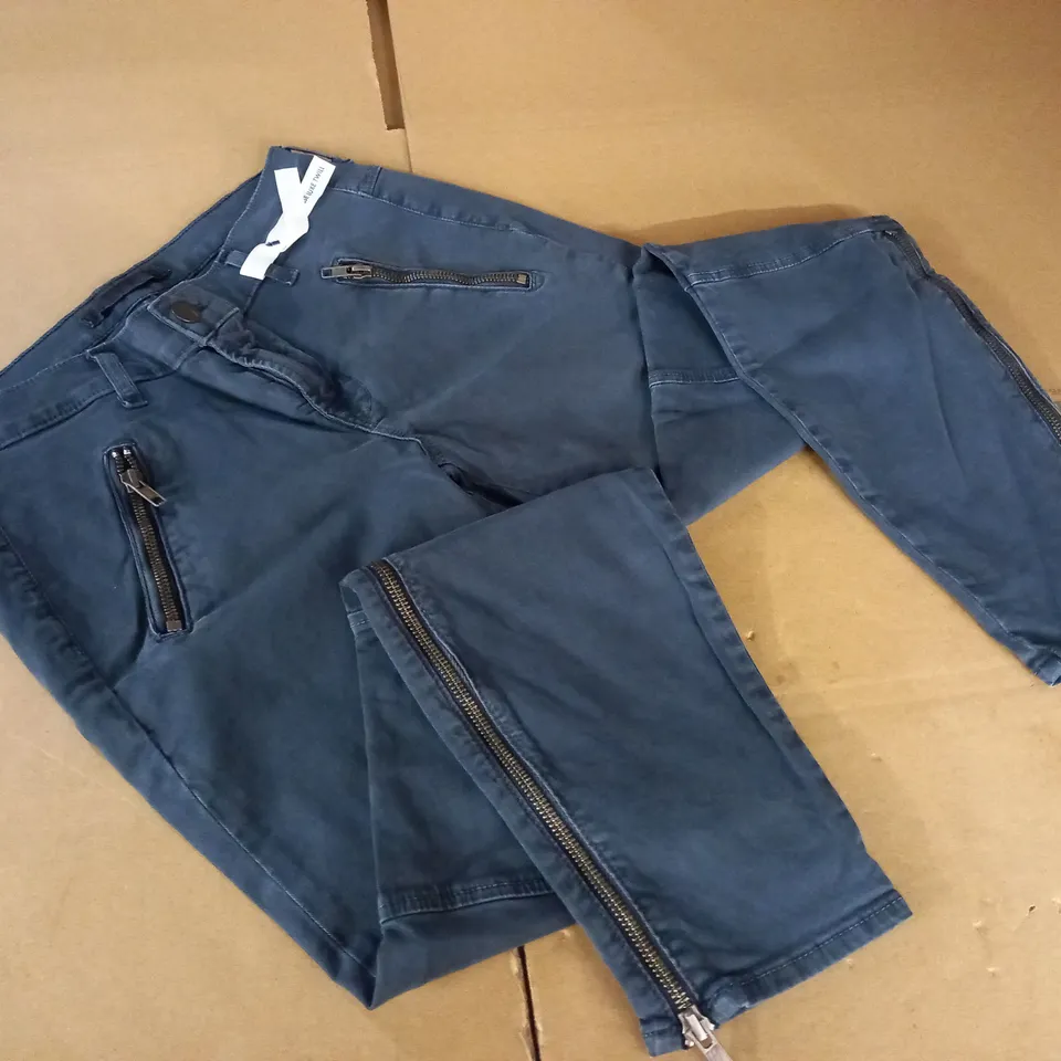 BRAND NEW J BRANDS AGNES LOW RISE MODER MOTO ZIP JEANS IN WORN SHARK - 28