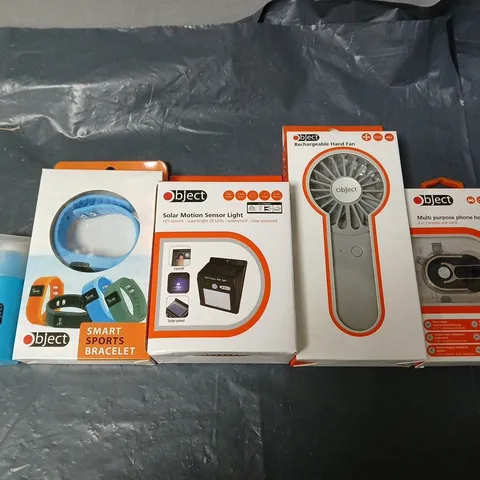 BOX OF APPROX 15 ASSORTED ITEMS TO INCLUDE PHONE HOLDERS, HANDHELD FAN AND SENSOR LIGHT