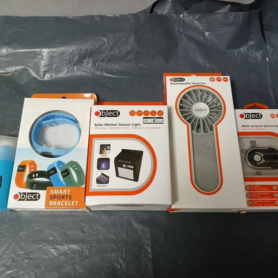 BOX OF APPROX 15 ASSORTED ITEMS TO INCLUDE PHONE HOLDERS, HANDHELD FAN AND SENSOR LIGHT