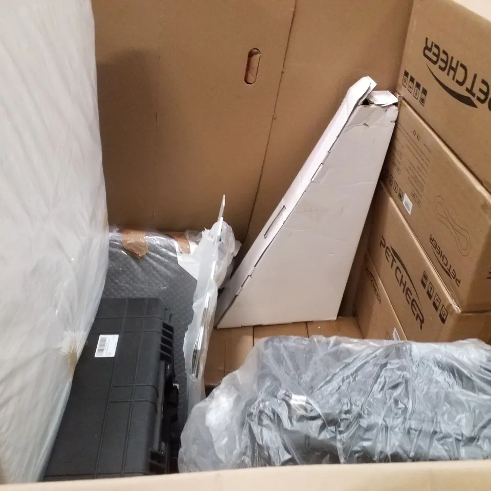 PALLET CONTAINING ASSORTED PRODUCTS INCLUDING CAT SCRATCHER LOUNGE BED, LIGHT SHADE, SQUAT RIDER MACHINE & PROTECTIVE CASES