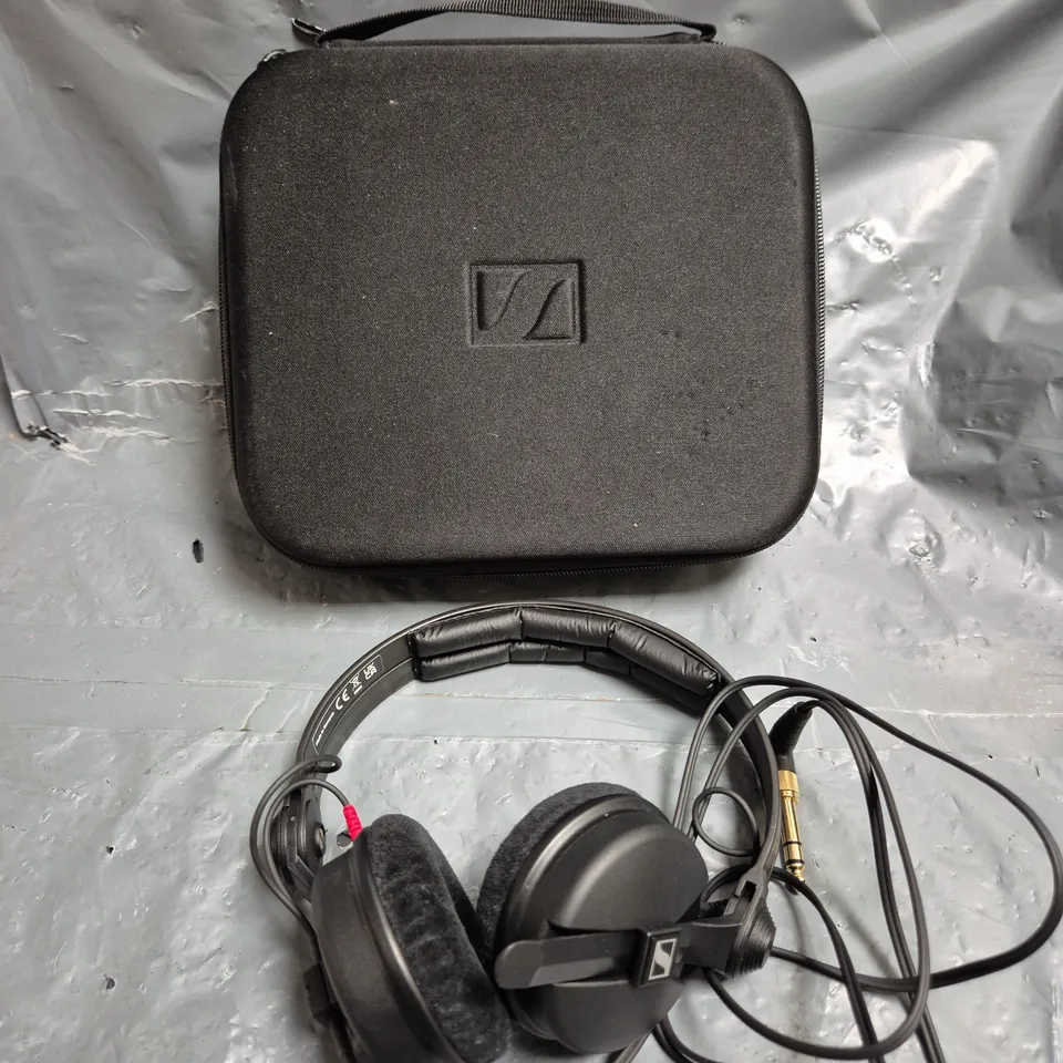SENNHEISER HD 25 WIRED HEADPHONES 