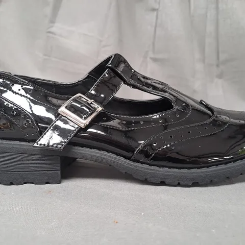 BOX OF APPROXIMATELY 10 PAIRS OF LILLEY SHOES IN GLOSSY BLACK IN VARIOUS SIZES