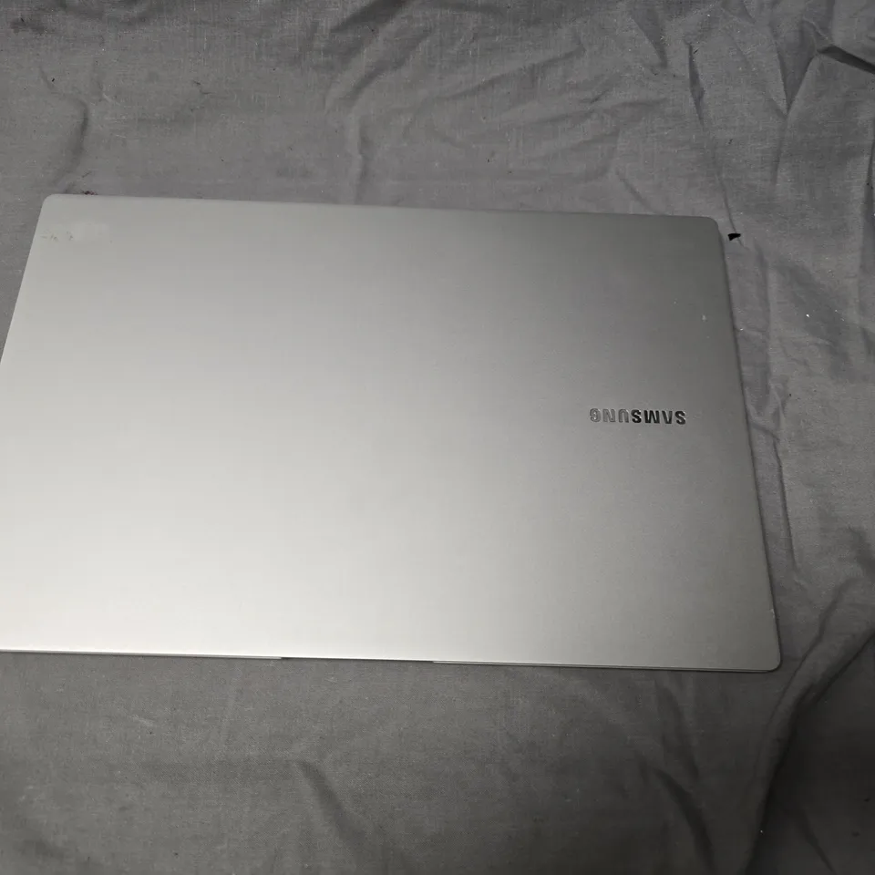 SAMSUNG LAPTOP – SILVER, INTEL EVO CORE I5