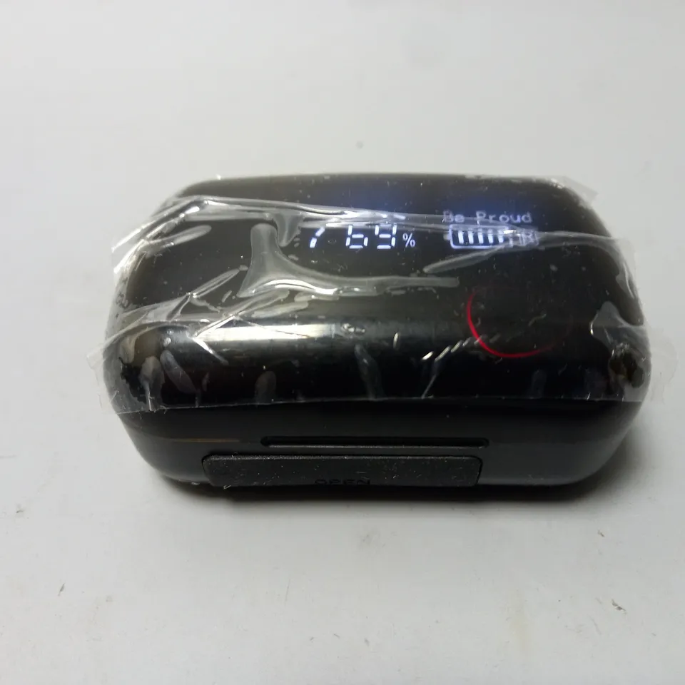 TRUE WIRELESS EARNUDS IN BLACK
