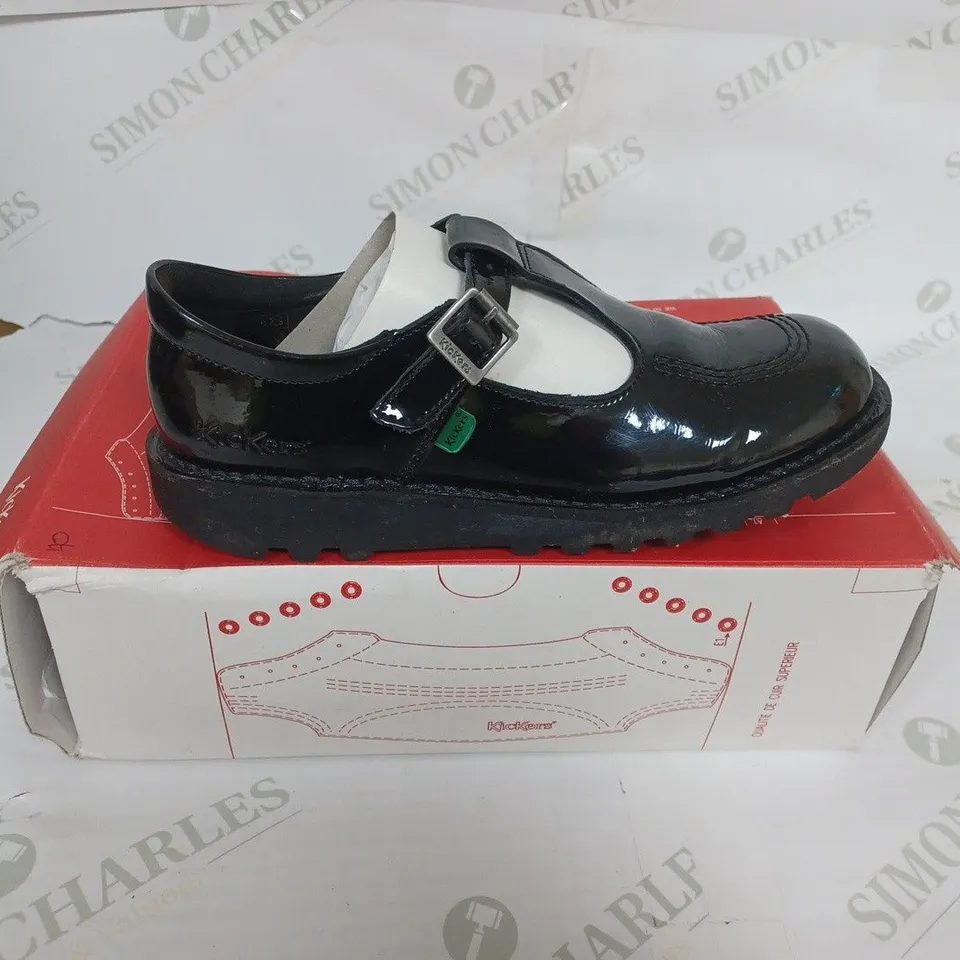 BOXED KICKERS T-BUCKLE SHOES SIZE 38