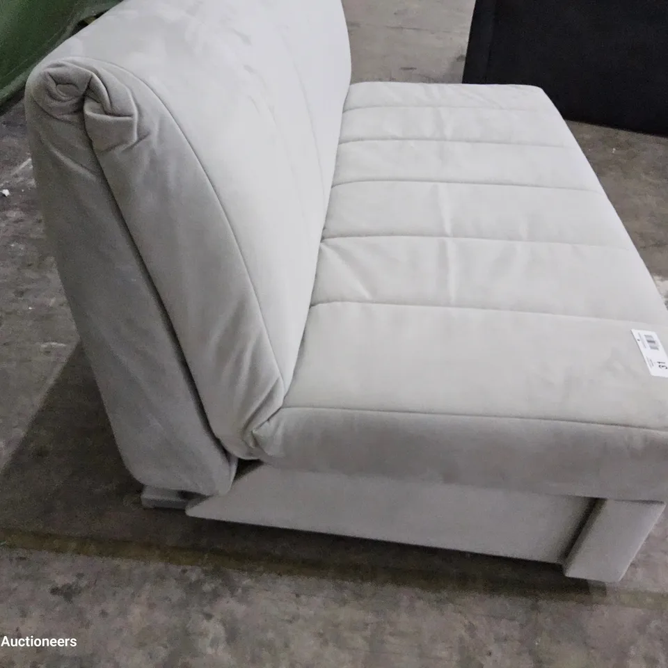 DESIGNER THE APPLEY LIGHT GREY FABRIC PULL OUT SOFA BED 