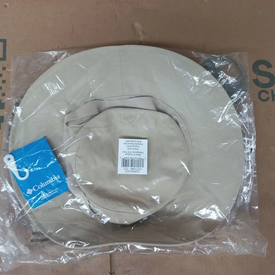 BAGGED COLUMBIA UNISEX PACKABLE BUCKET HAT IN SAND SIZE S/M