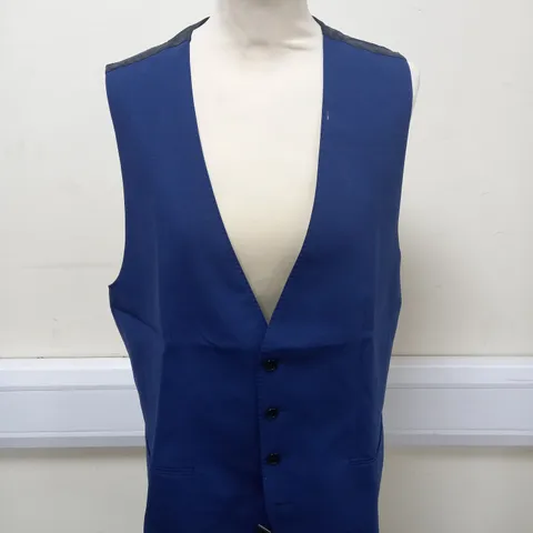 HUGO BOSS WAIST COAT SIZE 42