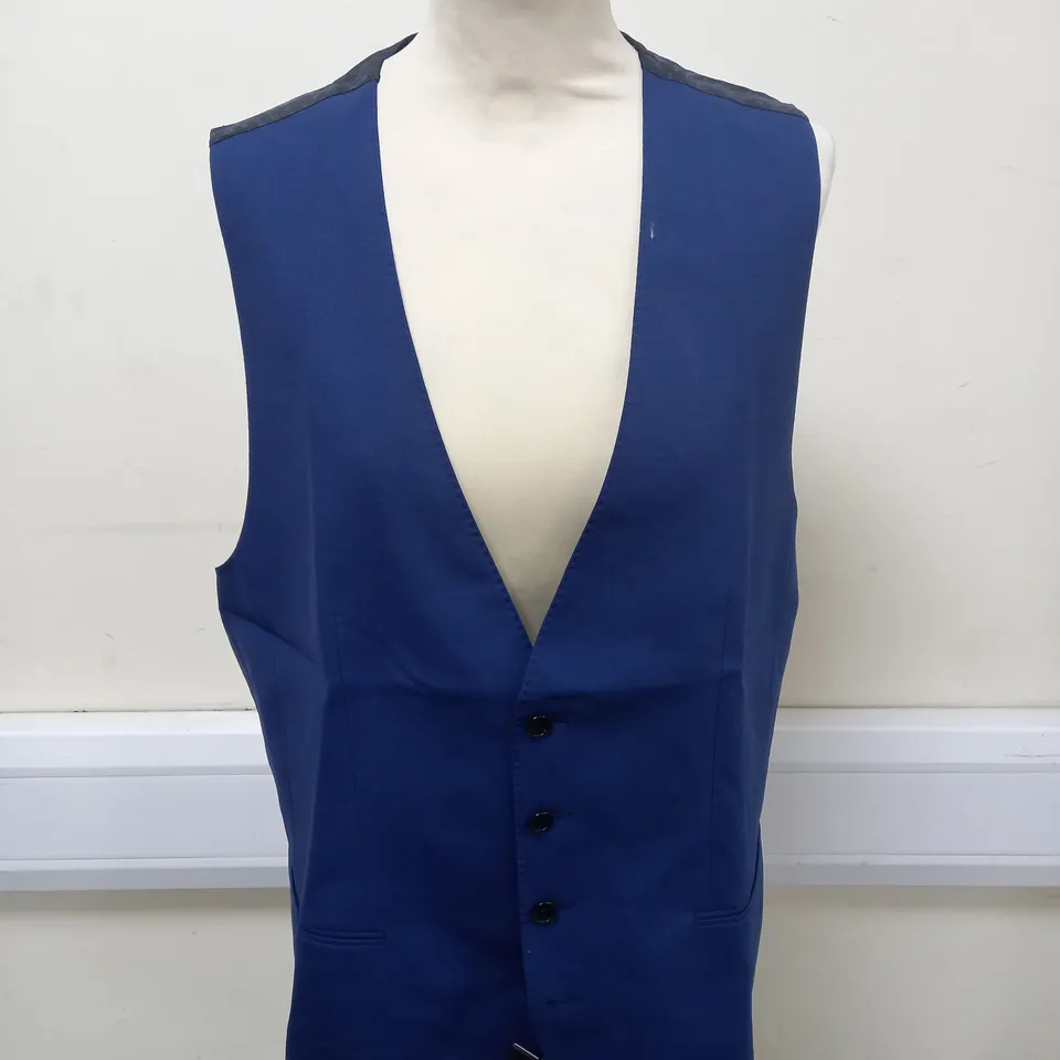 HUGO BOSS WAIST COAT SIZE 42