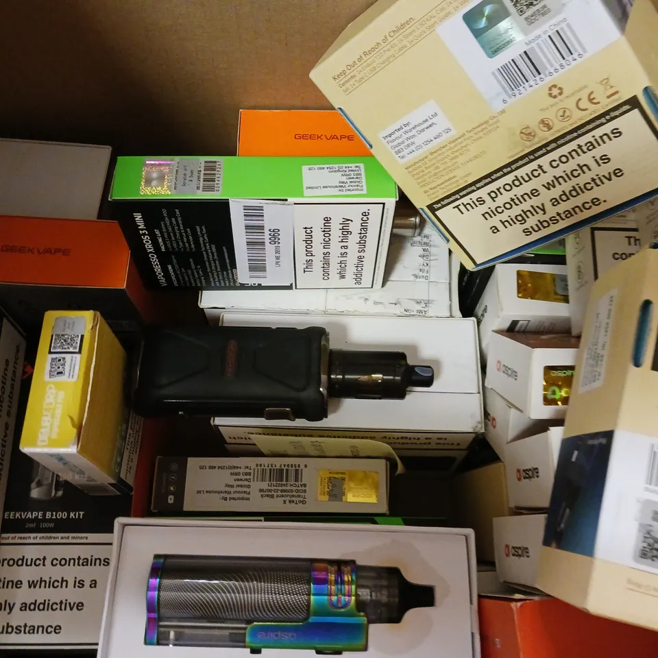 BOX OF APPROXIMATELY 22 ASSORTED E-CIGARETTES TO INCLUDE - GEEK VAPE, ASPIRE , INNOKIN