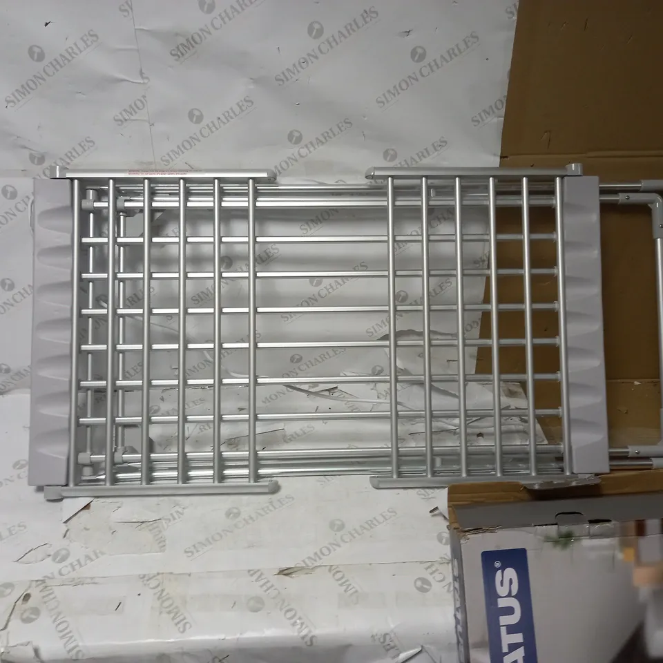 STATUS PORTABLE HEATED CLOTHES AIRER WITH WINGS 