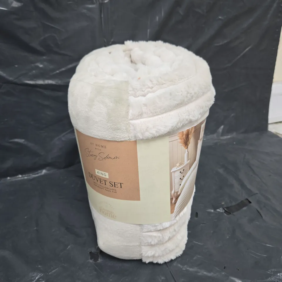 SUPERSOFT FAUX FUR KING DUVET SET 