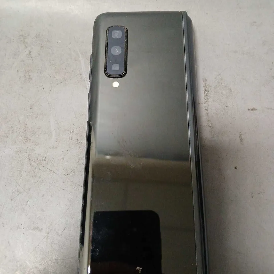 SAMSUNG GALAXY FOLD MOBILE PHONE 