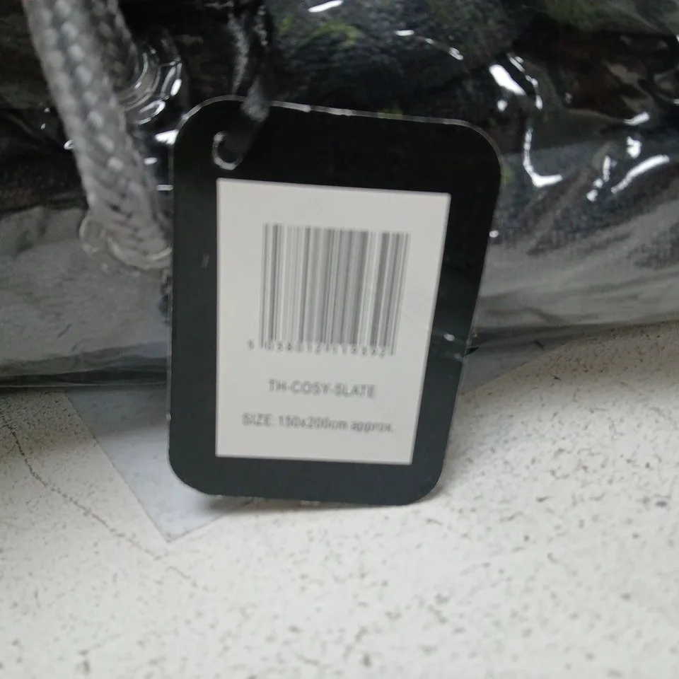 THE COSY SLATE BLACK BLANKET