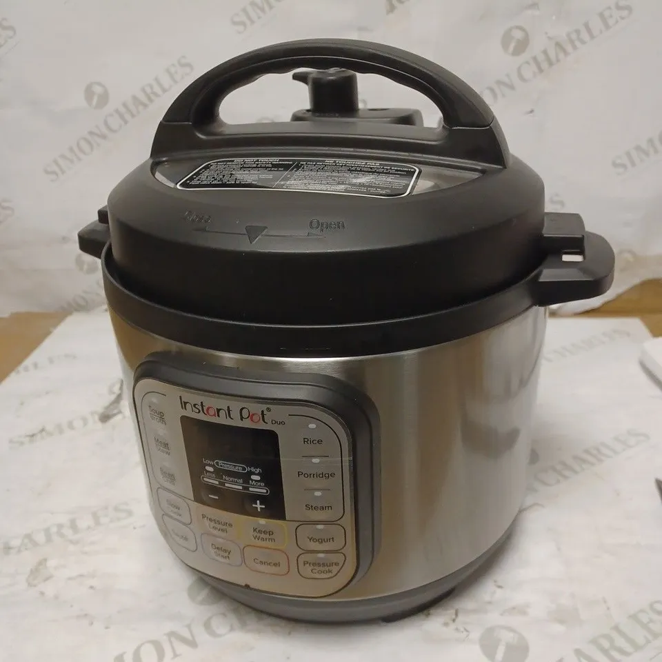 INSTANT POT DUO MINI PRESSURE COOKER