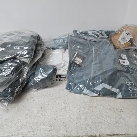 BOX OF APPROXIMATELY 15 BRAND NEW REGATTA CLOTHING ITEMS IN VARIOUS STYLES , COLOURS AND SIZES