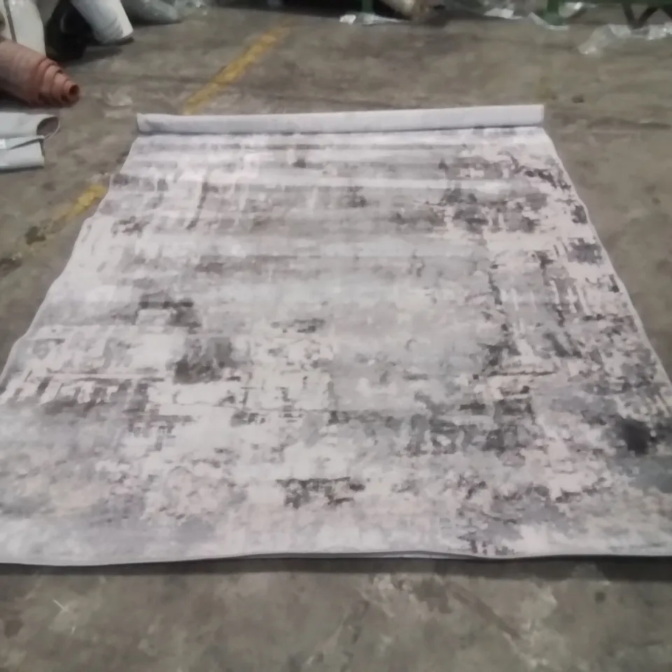 QUALITY DESIGNER AREA RUG - APPROXIMATELY  227x159