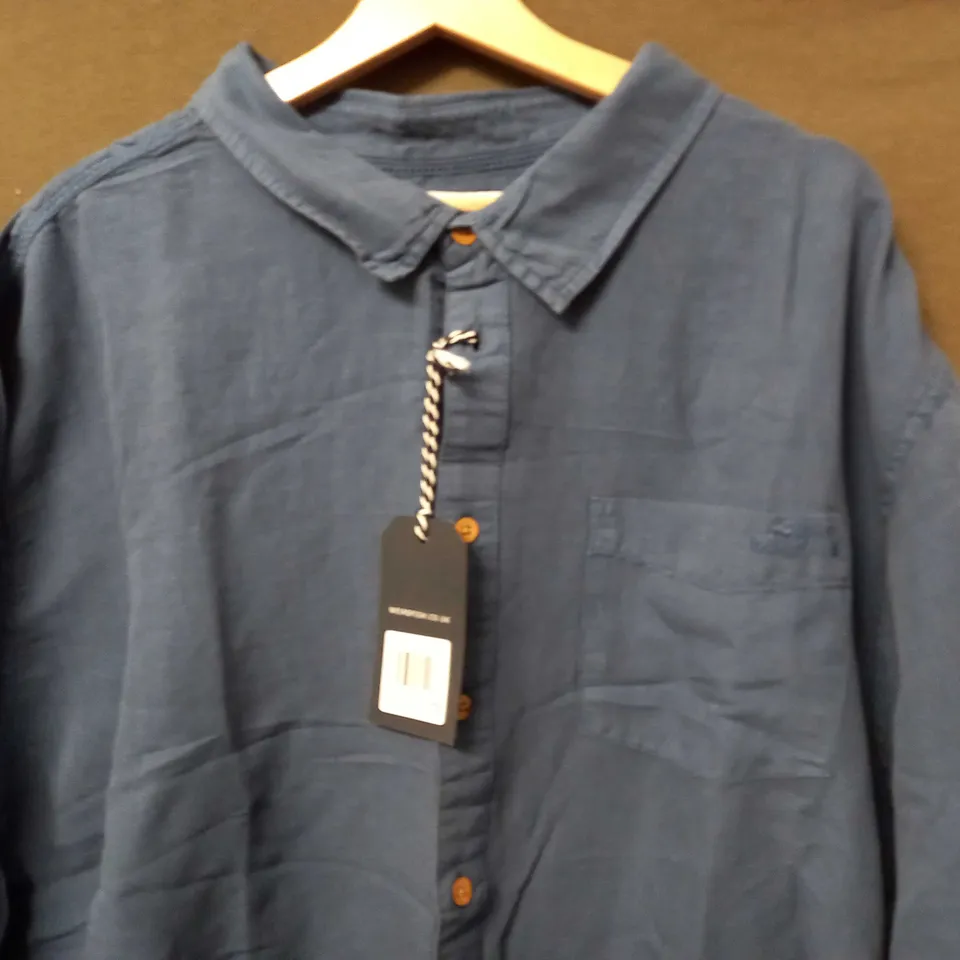 WEIRDFISH STRONSAY LONG SLEEVE GARMENT DYED LINEN RICH SHIRT IN NAVY - 4XL