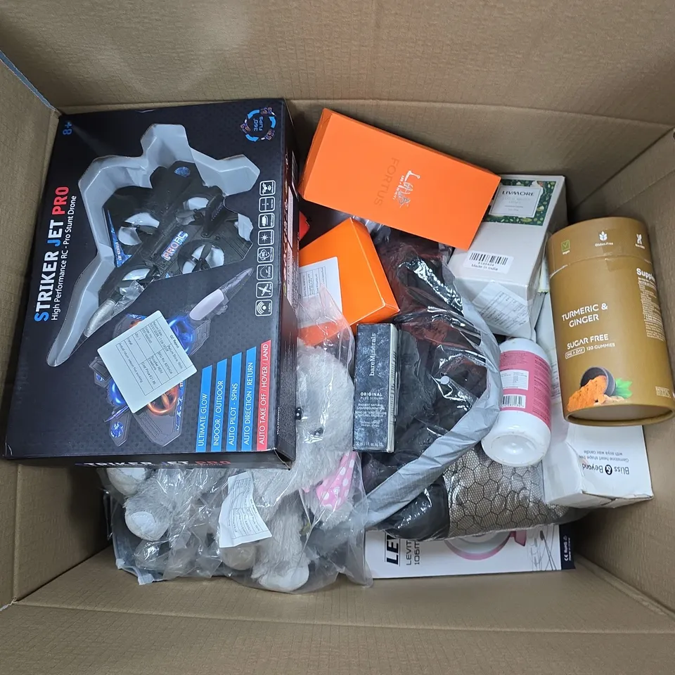 APPROXIMATELY 15 ASSORTED ITEMS TO INCLUDE LEVITATING GLOBE TOY, STRIKER JET PRO TOY, TUMERIC & GINGER GUMMIES, ETC