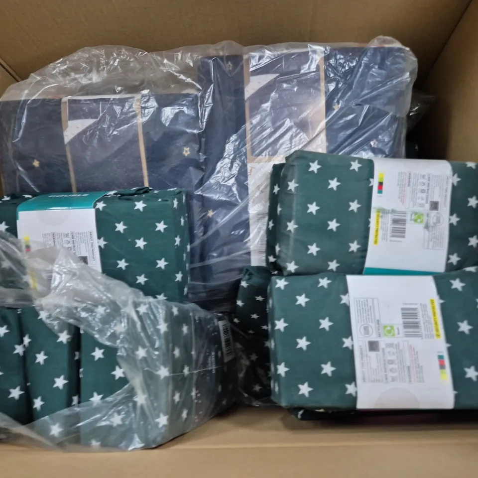 BOX OF APPROXIMATELY 12 ASSORTED BEDDING & SOFT FABRICS ITEMS TO INCLUDE DUVET SET - 2 PILLOWCASES ETC. 