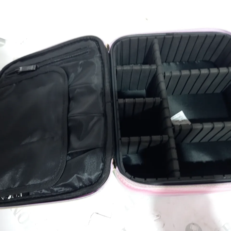 TILI MAKE UP ORGANISER VANITY CASE IN MULTI