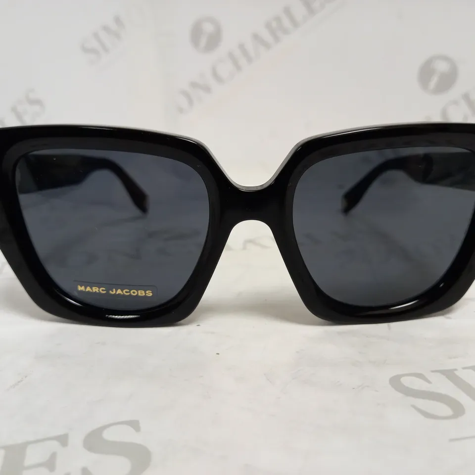 MARC JACOBS SQUARE SUNGLASSES RRP £170