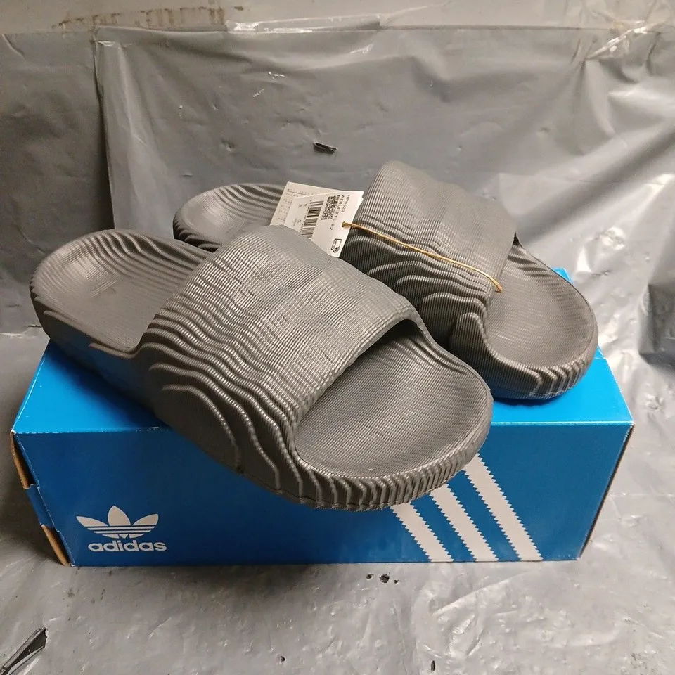 BOXED PAIR OF ADIDAS ADILETTE 22 SLIP ON SANDALS - 8