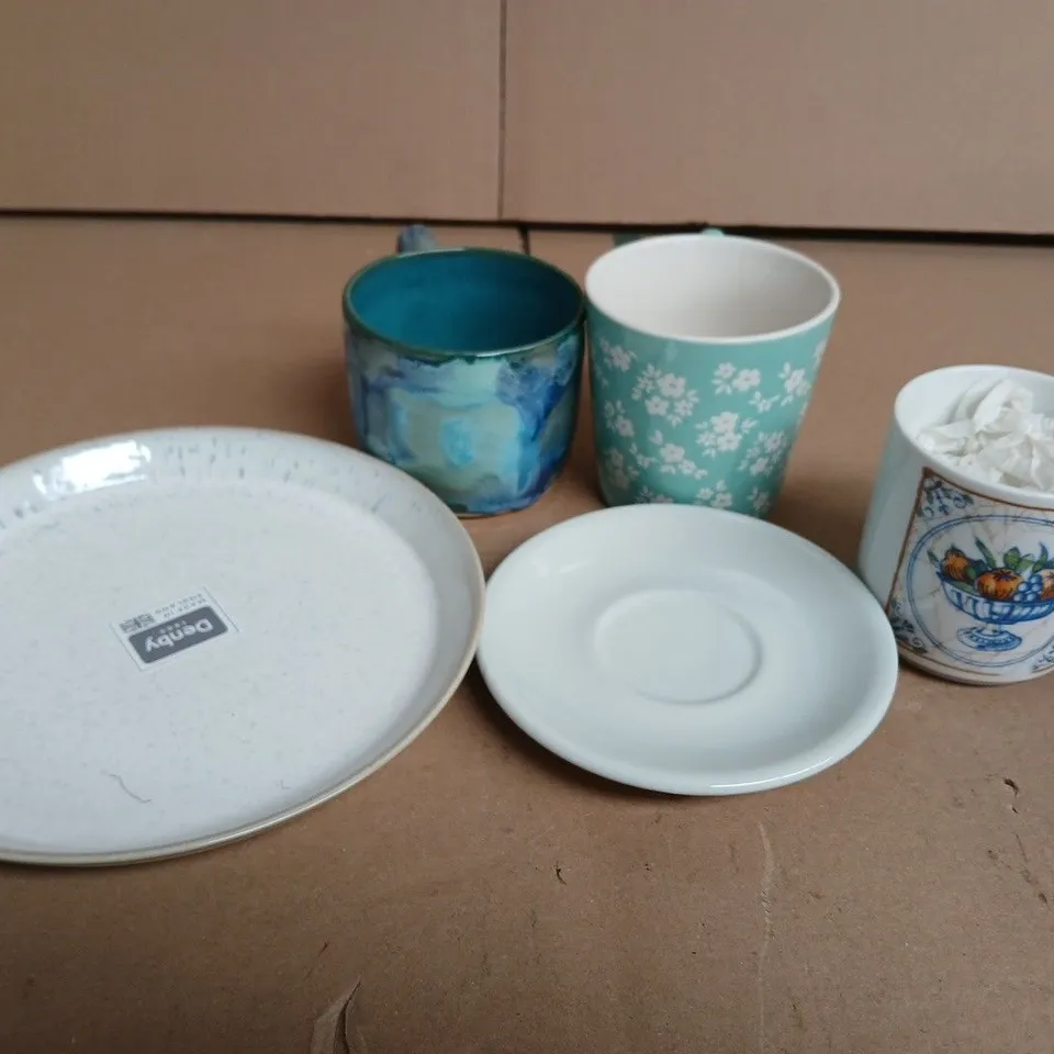 APPROXIMATELY 15 ASSORTED HOUSEHOLD PRODUCTS TO INCLUDE ASSORTED PLATES, CUPS AND MUGS 