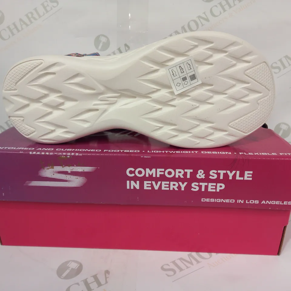 BOXED PAIR OF SKECHERS GO WALK OPEN TOE SANDALS IN MULTICOLOUR SIZE 5