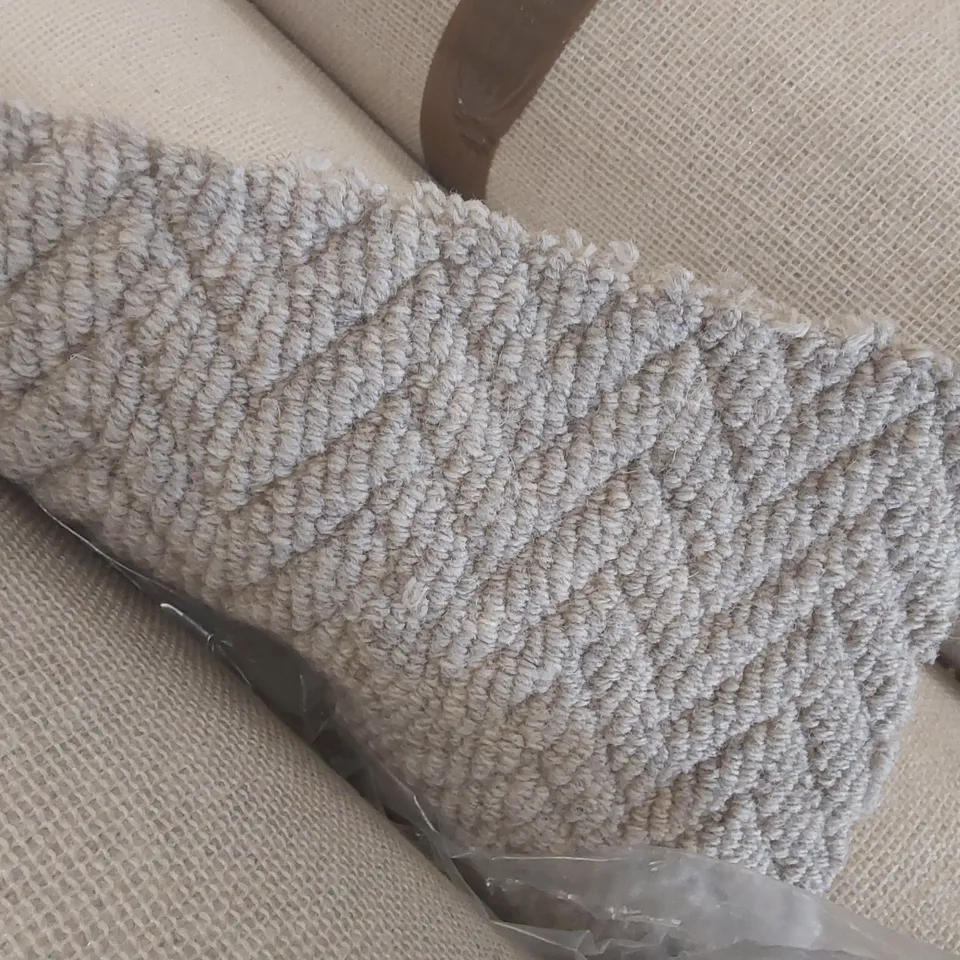 ROLL OF QUALITY BLOOMSBURY NATURAL TWEED CARPET - APPROXIMATELY 5 x 4.73m