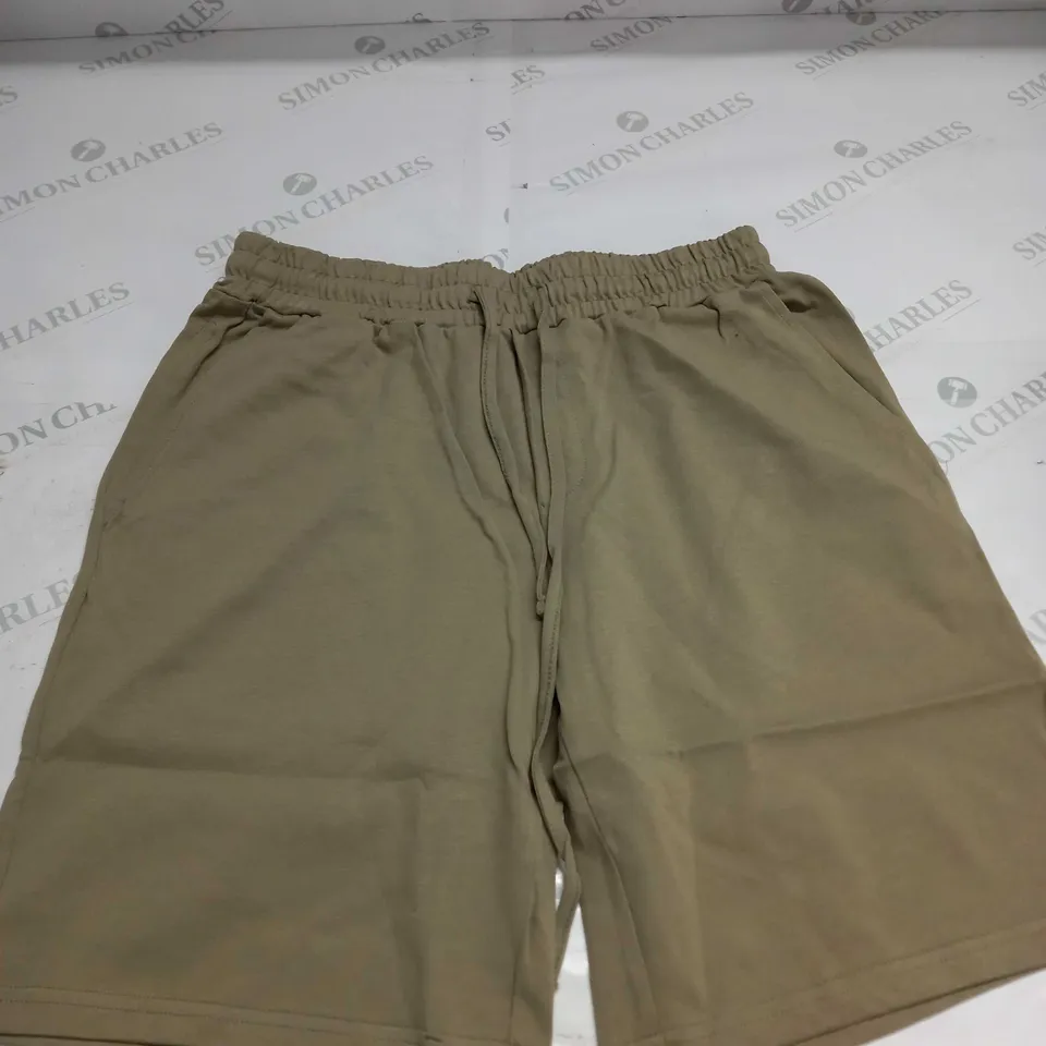KEINE KHAKI SHORTS SIZE M