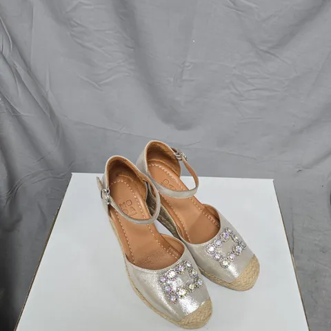 MODA IN PELLE SILVER ESPADRILLE WEDGE SANDALS WITH ANKLE STRAP UK 7