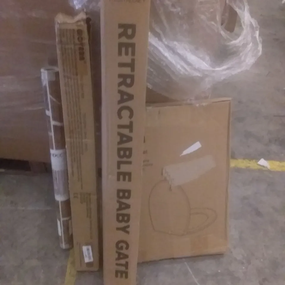 PALLET OF ASSORTED ITEMS INCLUDING RETRACTABLE BABY GATE, TOILET SEAT, PVC CHAIR MAT, WALLPAPER ROLL