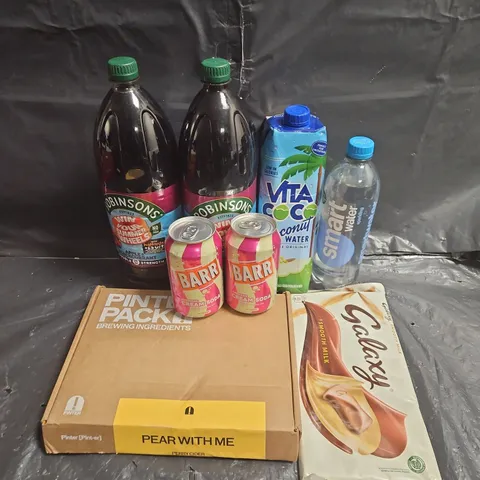 APPROXIMATELY 6 ASSORTED FOOD ITEMS TO INCLUDE - ROBINSONS APPLE & BLACKSURRANT - PINTER PACK PEAR WITH ME - GALAXY SMOOTH MILK - ETC