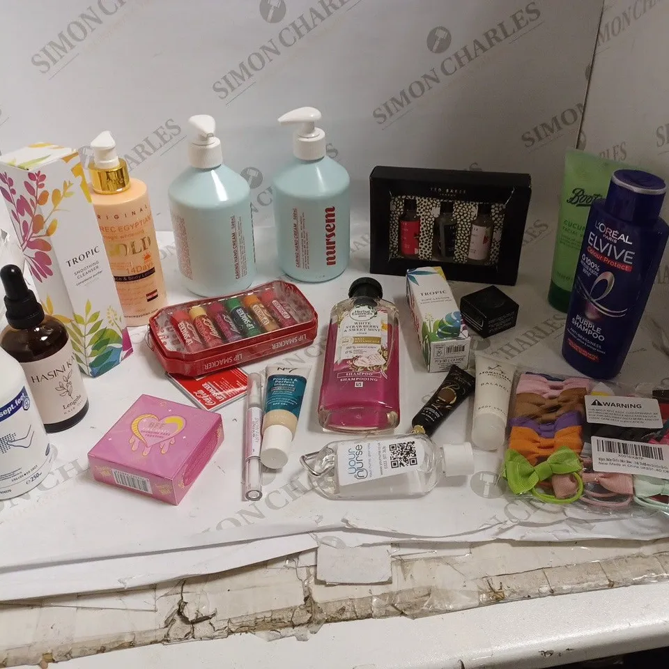 LOT OF APPROX 20 ASSORTED HEALTH AND BEAUTY ITEMS- LIPBALM SET, HAIR OIL, NO.7 FOUNDATION