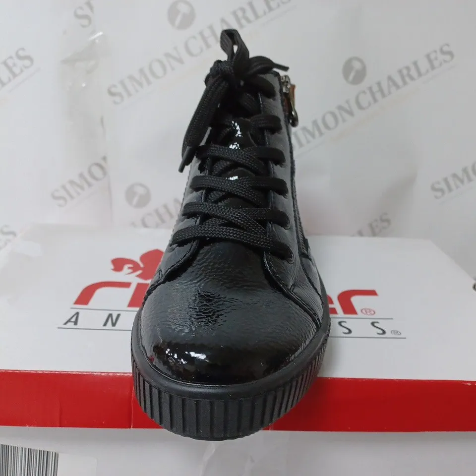 BOXED PAIR OF RIEKER HI TOP TRAINERS IN BLACK UK SIZE 6