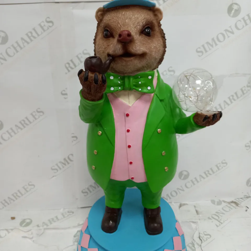 BOXED ENCHANTED GARDEN BY GARDEN REFLECTIONS LED HANDSOME HEDGEHOG