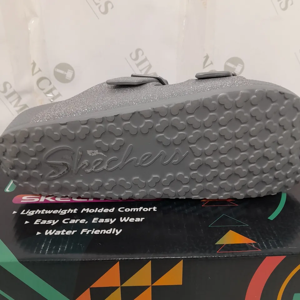 SKECHER SILVER SANDALS SIZE 6