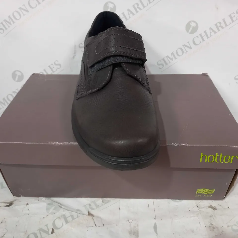 BOXED PAIR OF HOTTER VELCRO STRAP LEATHER SHOES IN DARK BROWN UK SIZE 10