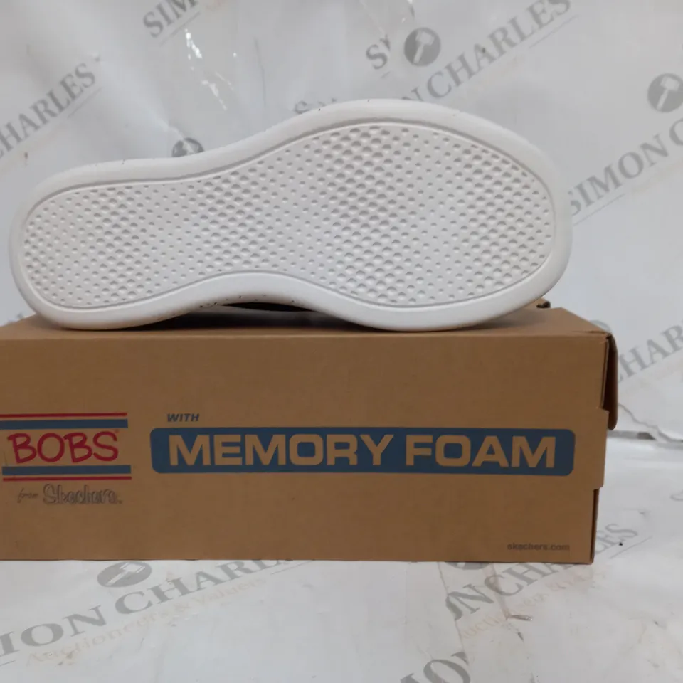 BOXED PAIR OF BOB'S FROM SKETCHERS TEXTILE TRAINER BLACK WITH WHITE SPECKLED SOLE IN SIZE 6