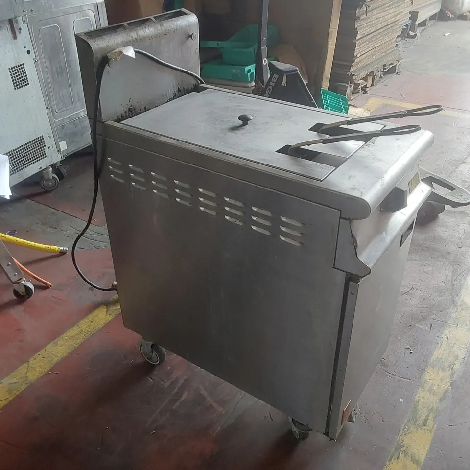 FALCON COMMERCIAL GAS TWIN BASKET FRYER