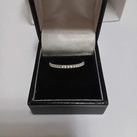 PAVÉ-SET RING STERLING SILVER