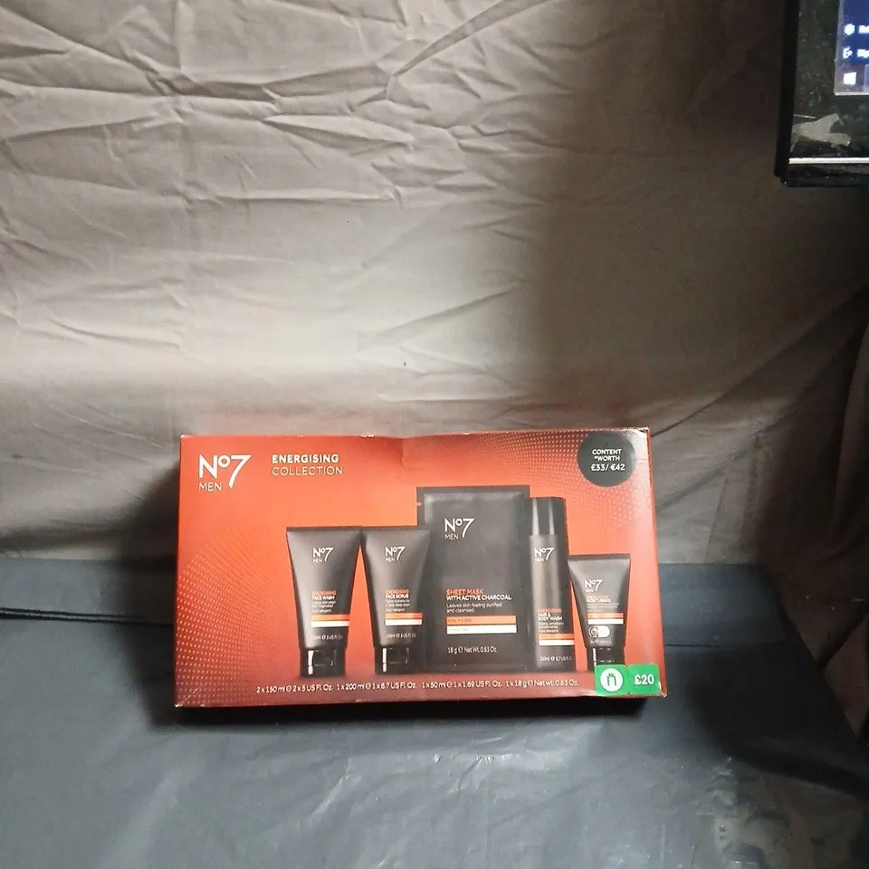 NO7 MEN ENERGISING COLLECTION SKINCARE SET