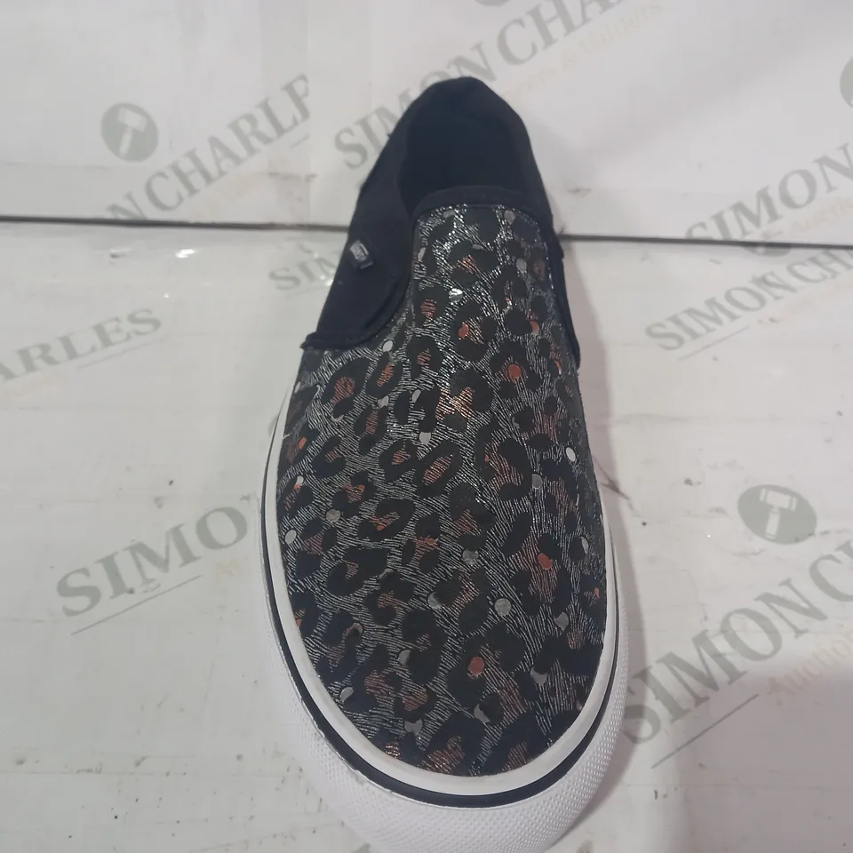 BOXED PAIR OF VANS SLIP-ON SHOES IN BLACK/SILVER/BRONZE LEOPARD SKIN DESIGN UK SIZE 7