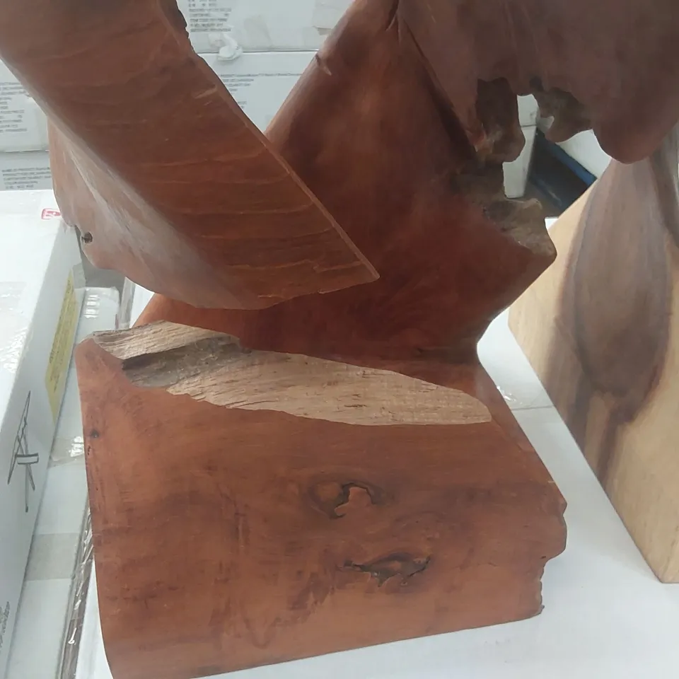 SET OF 2 DAMAGED WOODEN SIDE TABLES 