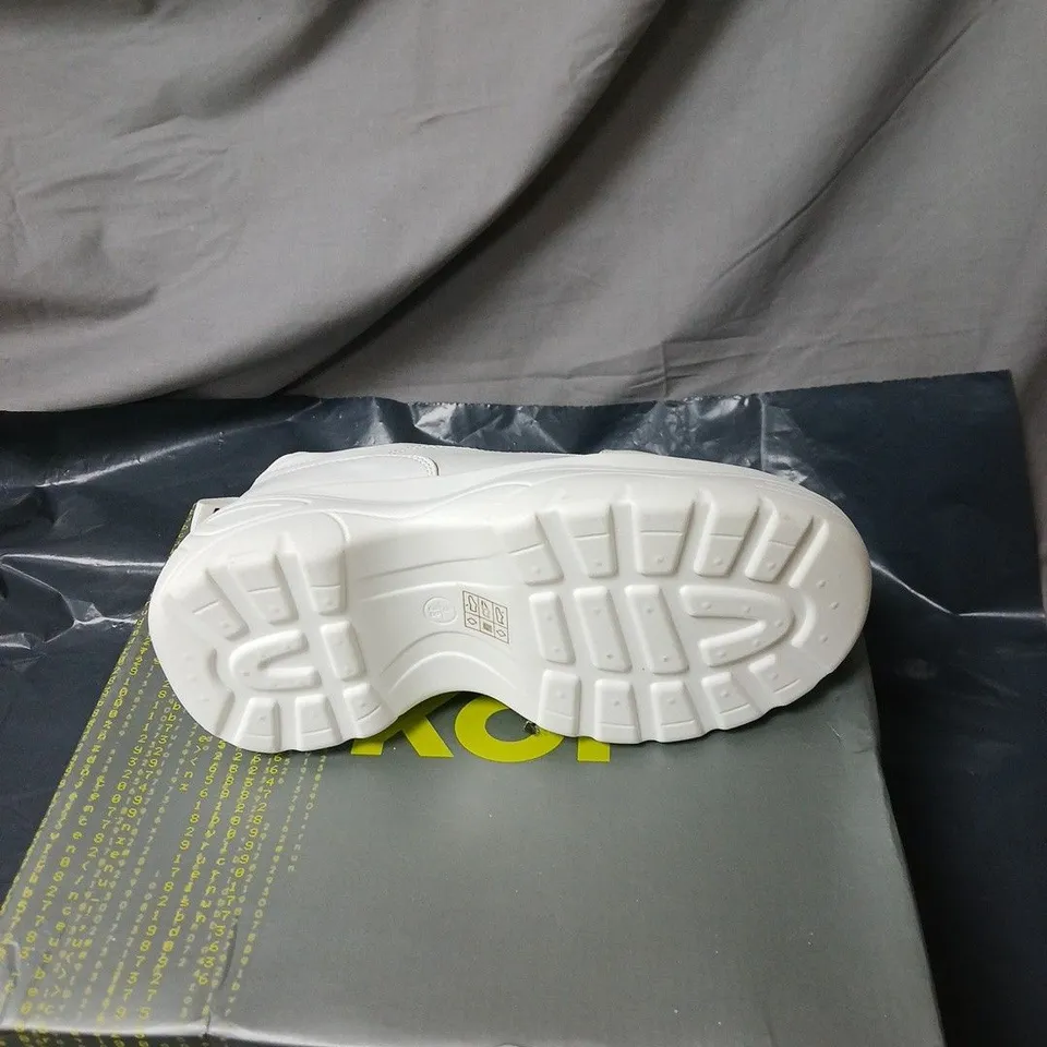 KOI JENNIE STRIKER WHITE CHUNKY BUBBLE TRAINERS WHITE BOXED SIZE 5