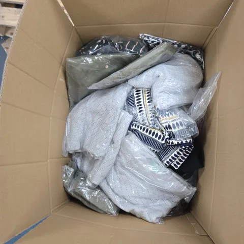 BOX OF APPROXIMATELY 30 ASSORTED CLOTHING ITEMS TO INCLUDE: LA MAREY GREEN BUTTONED BLOUSE