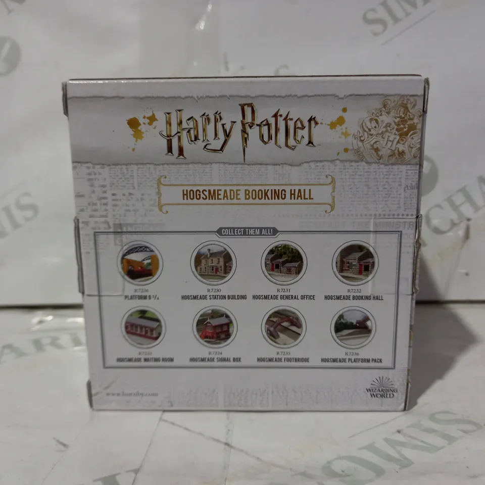 HORNBY HARRY POTTER HOGSMEADE BOOKING HALL