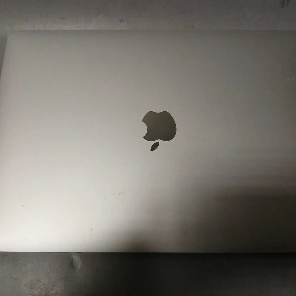 APPLE MACBOOK AIR (13", 2018)